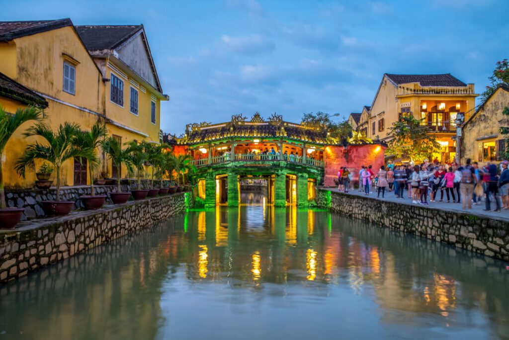 Your Friendly Handbook to Da Nang’s Night Scene and Wellness Spots Your Friendly Handbook to Da Nang's Night Scene and Wellness Spots