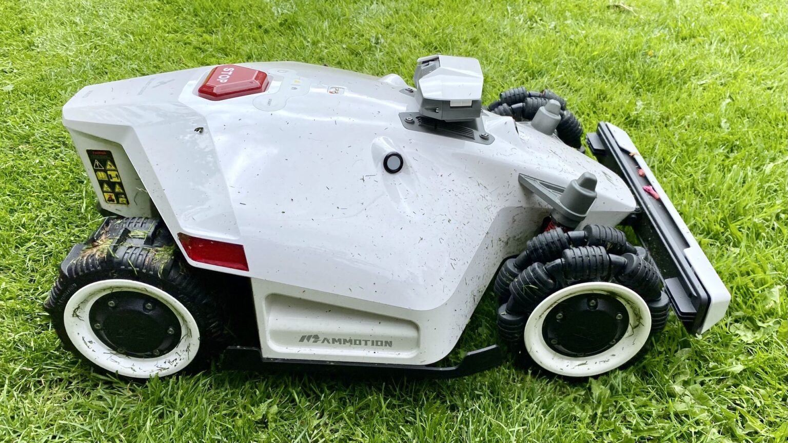 Smart Navigation Features in Robot Lawn Mowers Without Boundary Wire